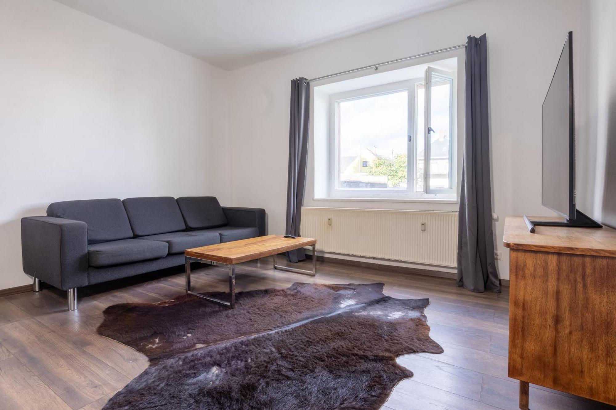 Urige Mit Zwei Betten Und Genialer Kueche Apartment Mugeln